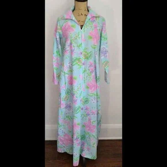 Vintage 70s Pastel Blue Hibiscus Long Sleeve Maxi Night Gown or Dress - Picture 2 of 12